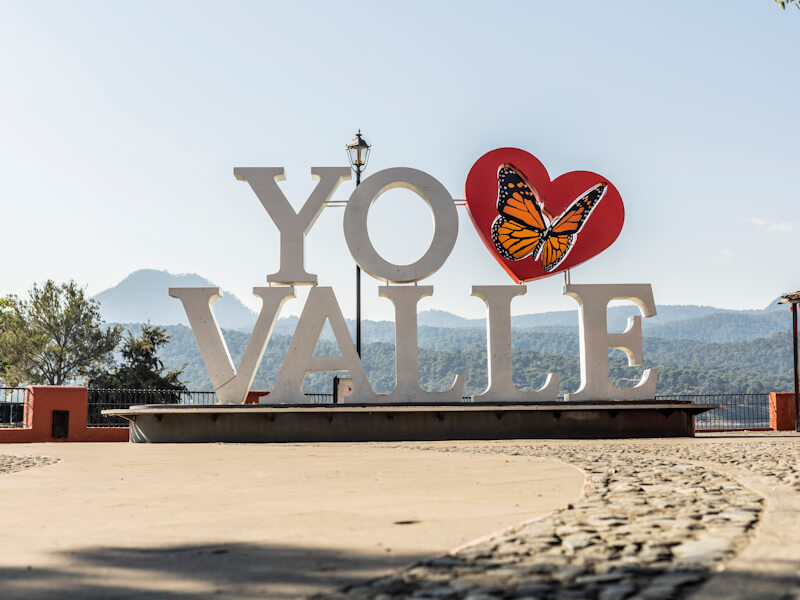 Volando y Puebleando